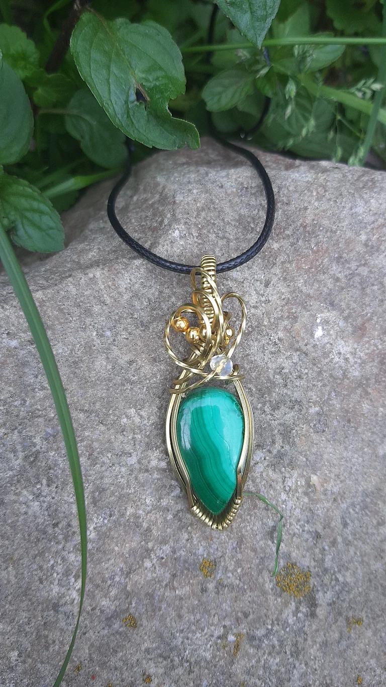 Malachite in Brass metal